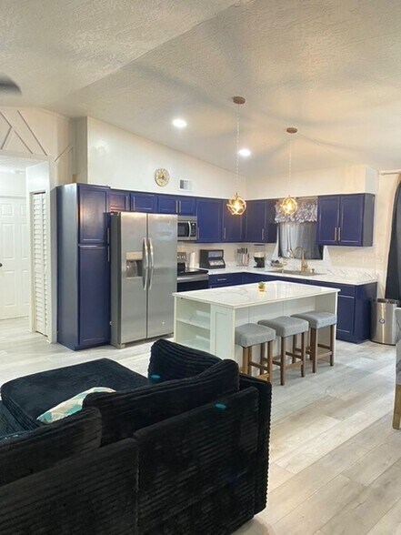 Building Photo - 622 Tejon Ave SW