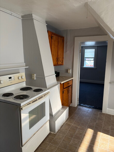 Building Photo - 58 Dwight St