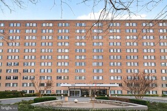 Building Photo - 1900 Lyttonsville Rd