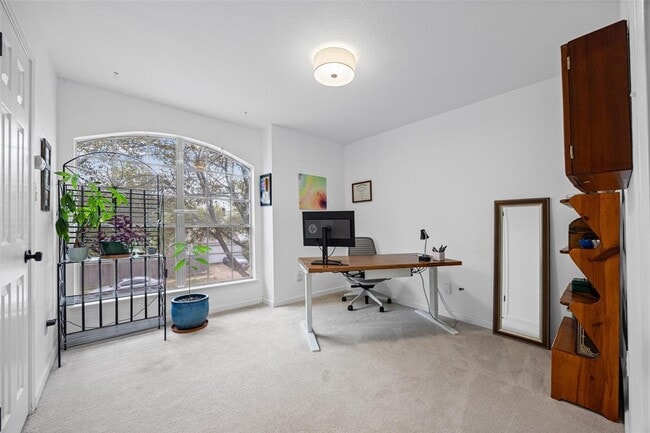 Building Photo - 408 Shep St