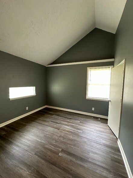Building Photo - 4906 Ruskin Ave