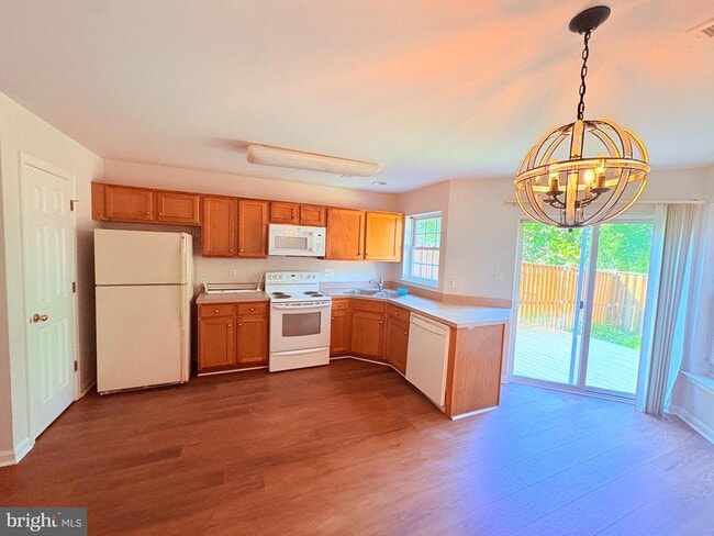 Building Photo - 45474 Oak Trail Square