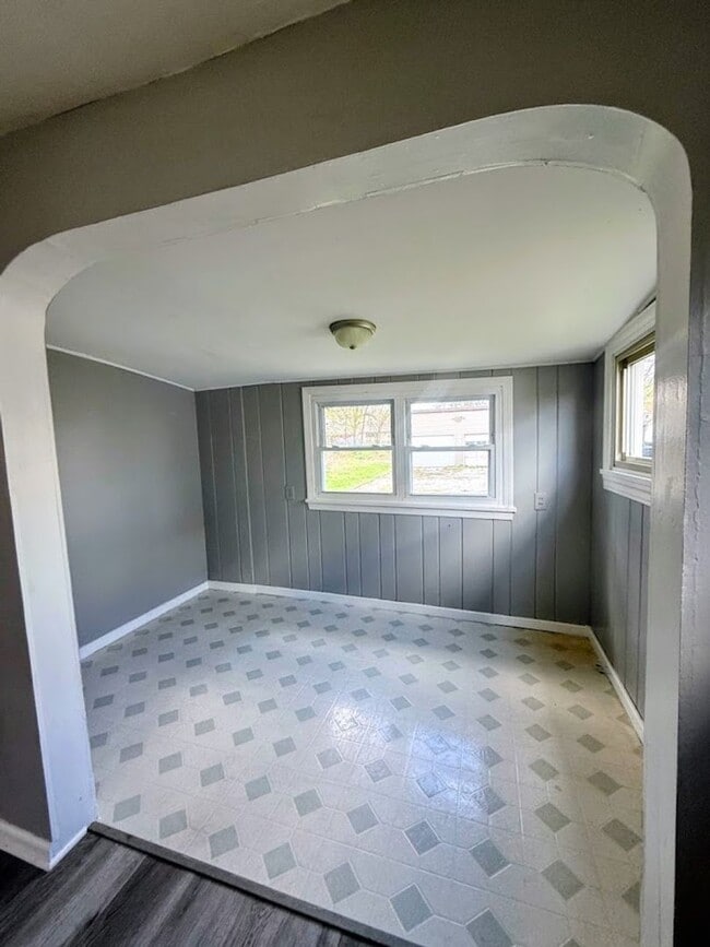 Building Photo - Spacious 4-Bedroom Home in North Canton – Prime Location