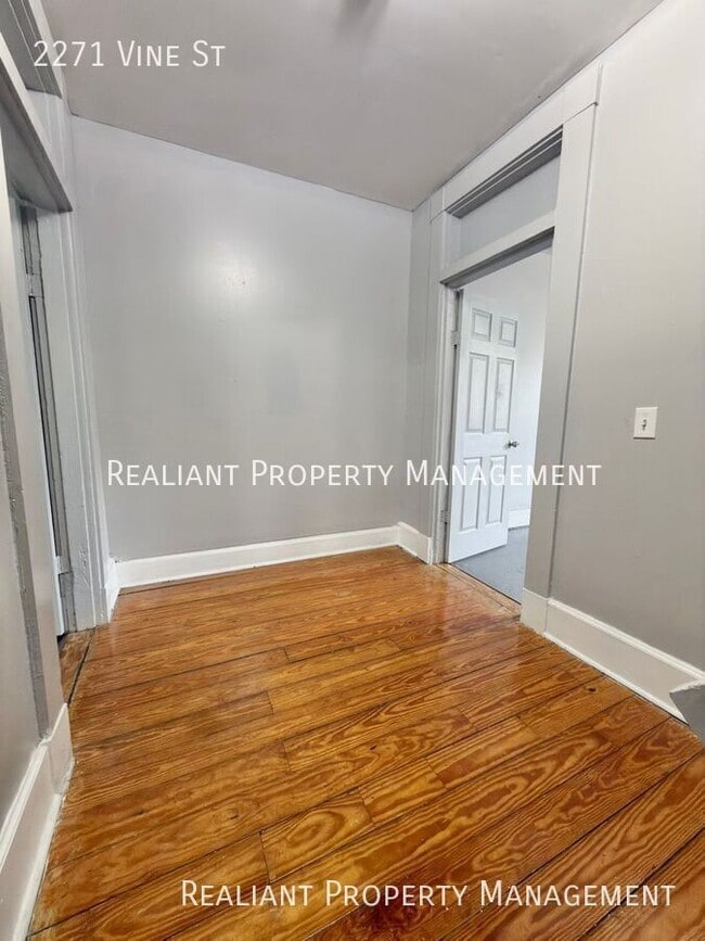 Building Photo - 2271 Vine St