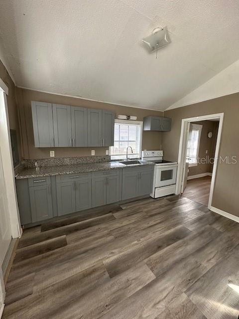 Building Photo - 1587 Scranton Ave