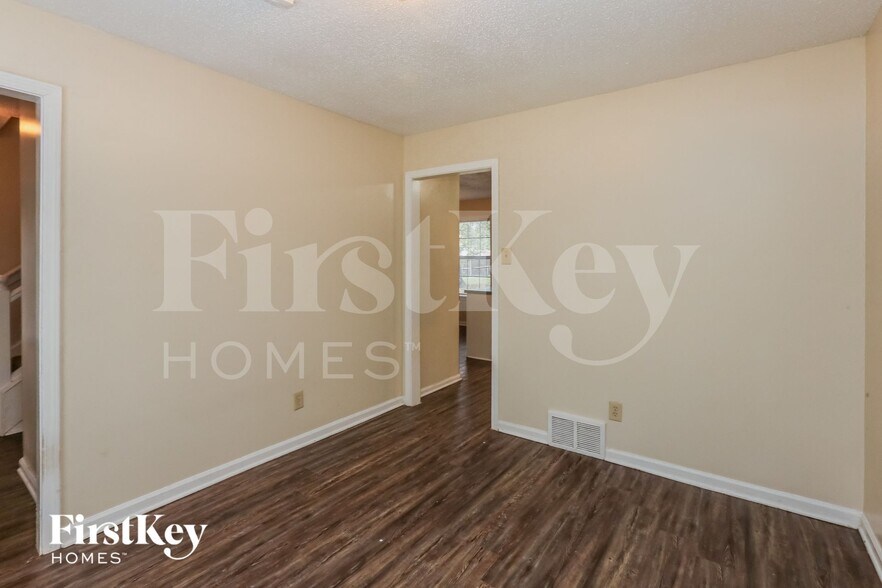 Building Photo - 3697 Beckman Dr