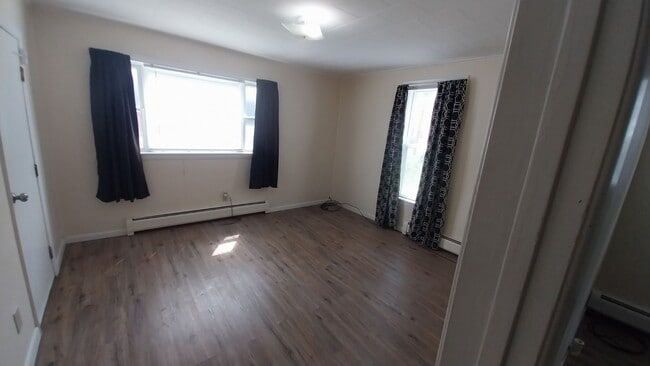 Building Photo - 29 S Main St