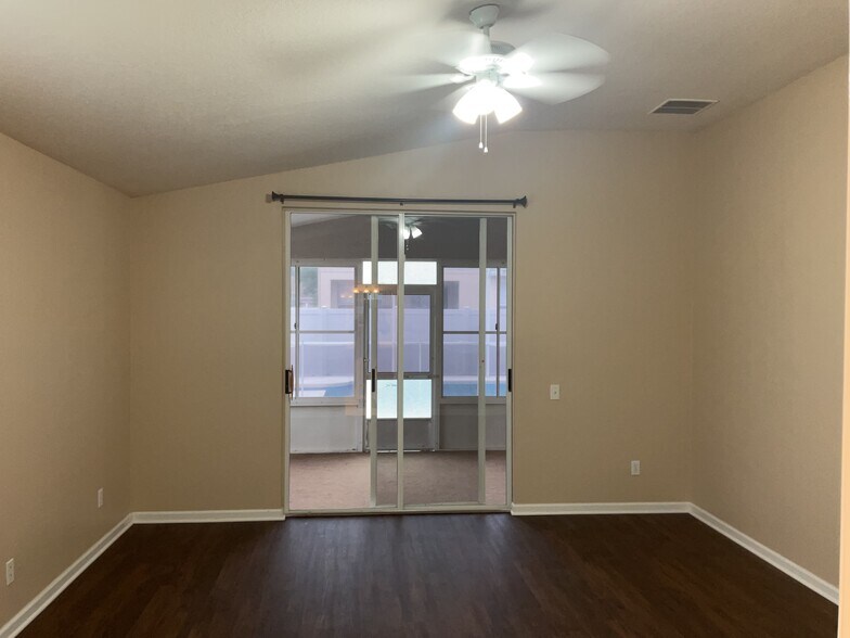 Building Photo - 2030 Samantha Ln