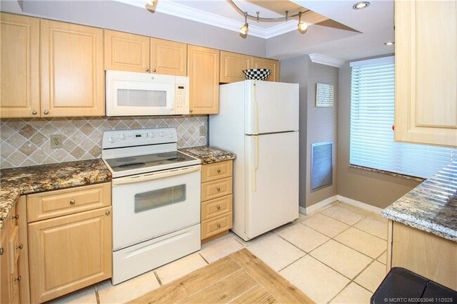 Building Photo - 4720 NE Sandpebble Trce