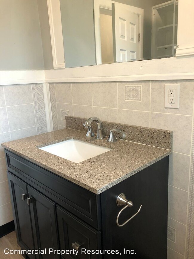 Building Photo - 400 Glen Creek Rd NW