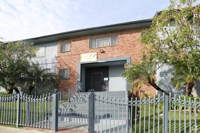 Building Photo - 4055 Stevely Ave