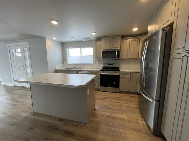 Building Photo - Practically New 3 Bedroom with Mountain Views!