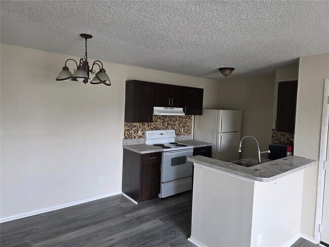 Building Photo - 2030 Cascades Blvd
