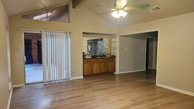 Building Photo - 15127 Forest Lodge Dr
