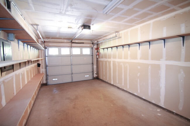 Building Photo - 55 and Older Condo in Sierra Lakeside