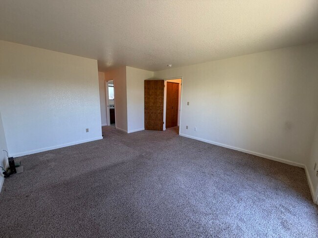 Building Photo - Lovely home in Marina available NOW!