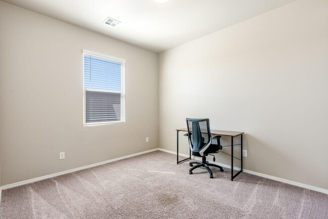 Building Photo - 2313 Melon Ridge Loop NE