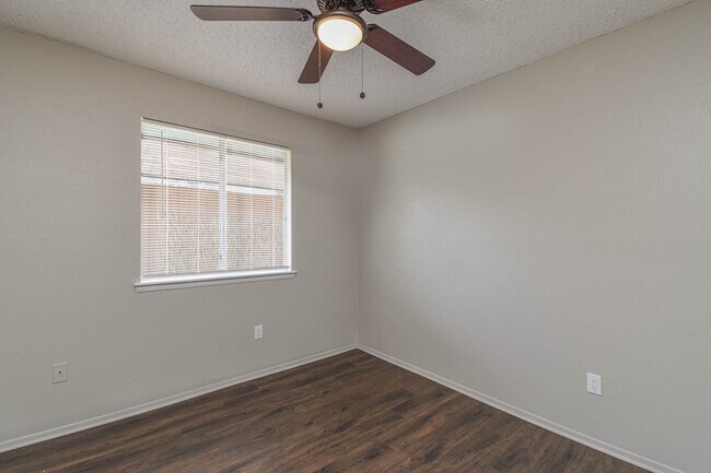 Building Photo - 3106 Raccoon Run