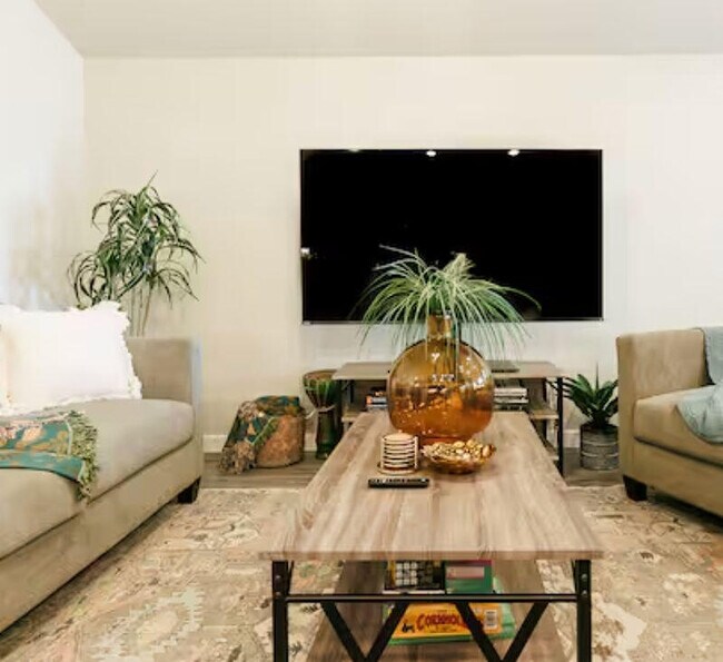 Building Photo - 2016 132nd St