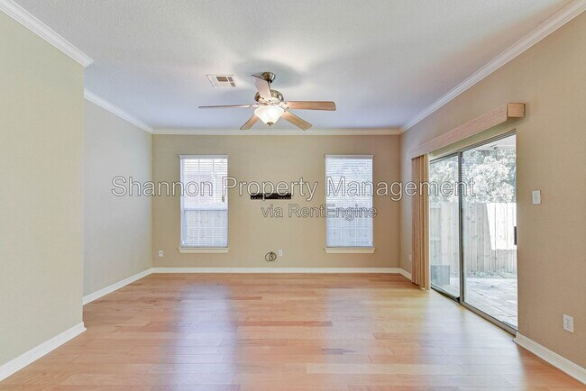 Building Photo - 2919 Crest Park Dr