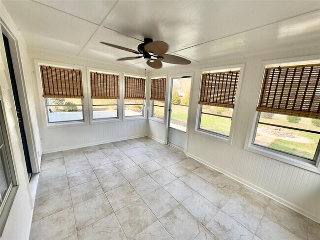 Building Photo - 705 Ridgeland Rd