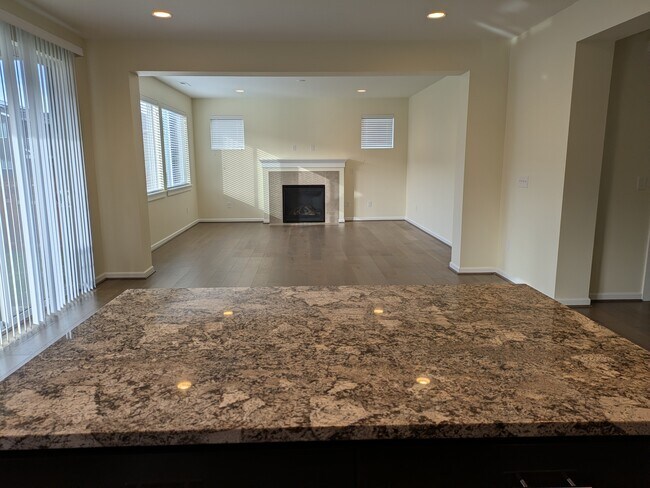 Building Photo - 27333 15th Ct S