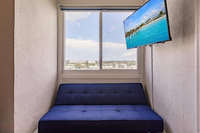 Building Photo - 1125 W Peppertree Dr