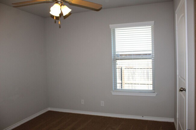 Building Photo - 5 BEDROOM, BELTON ISD