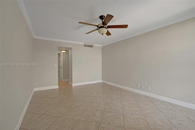 Building Photo - 20400 W Country Club Dr