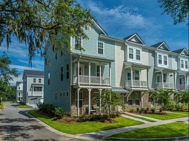 Building Photo - 211 Harlequin Aly