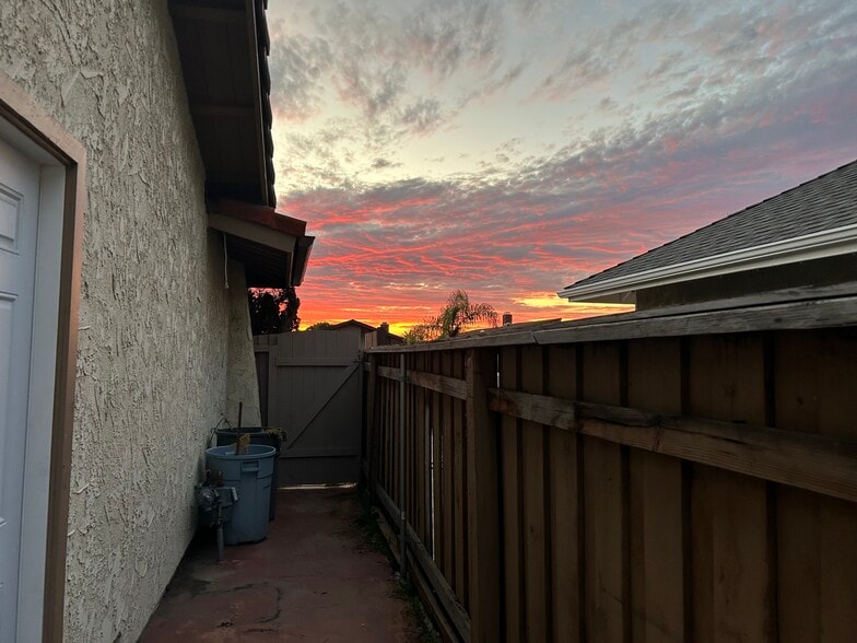 Building Photo - 876 Palmer Ave