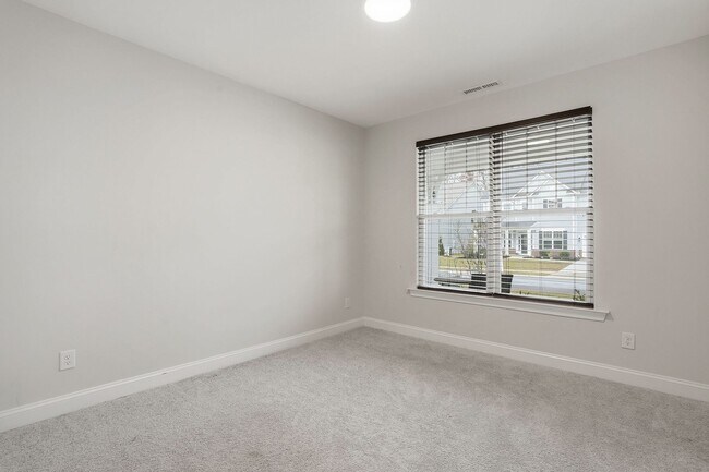 Building Photo - BEAUTIFUL 4 bedroom home, AVAILABLE NOW!