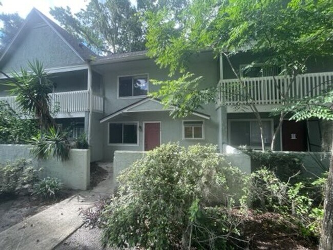 Primary Photo - 3/2.5 Recently updated townhouse close to ...