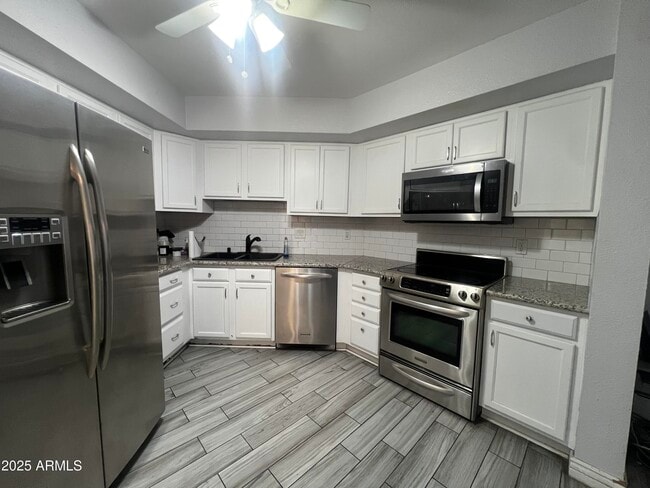 Building Photo - 7329 N 43rd Ln