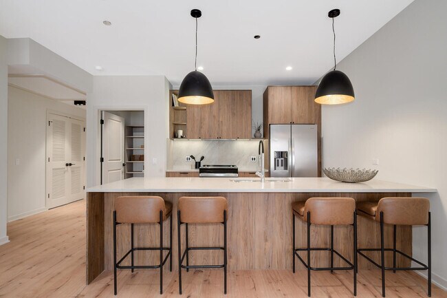 Building Photo - 1257 N Ashland Ave