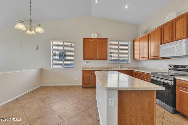 Building Photo - 3233 E Blue Ridge Way