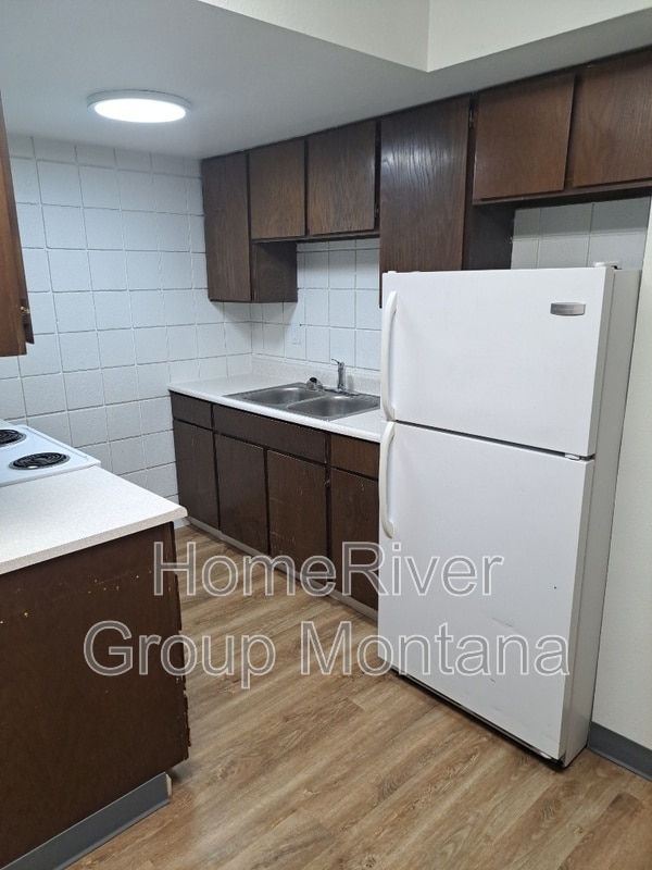 Building Photo - 707 SW Higgins Ave