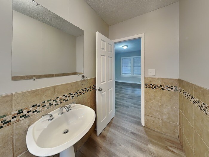 Building Photo - 3601 N Thomas Ave