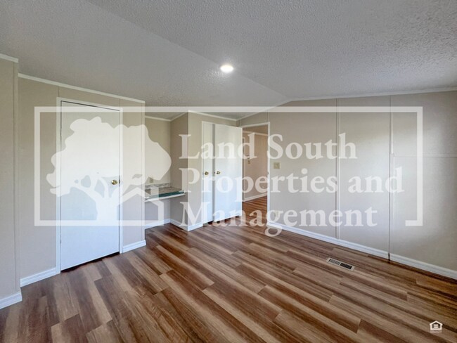 Building Photo - 10131 Steven Dr