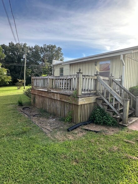 Building Photo - 300 Lime Kiln Rd