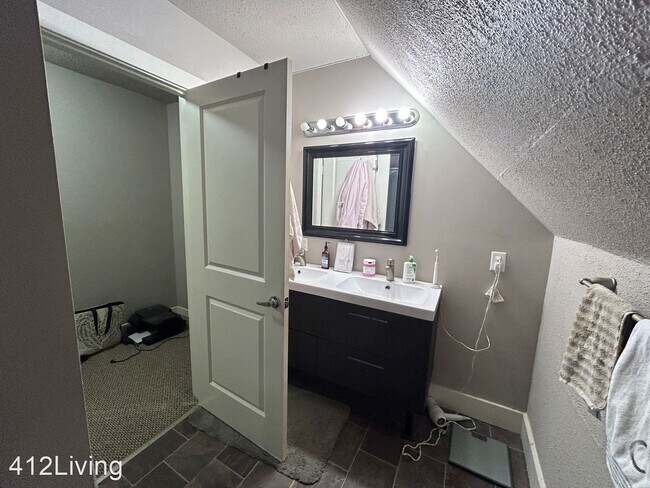 Building Photo - 4 br, 2 bath House - 82 S 24th Street