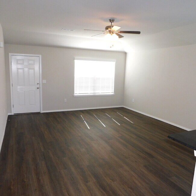 Building Photo - Beautiful 3 bedroom home in south Fayetteville!