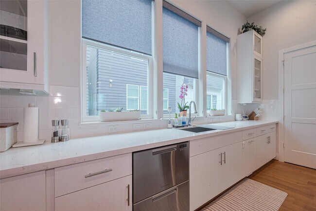 Building Photo - 2608 Rusk St