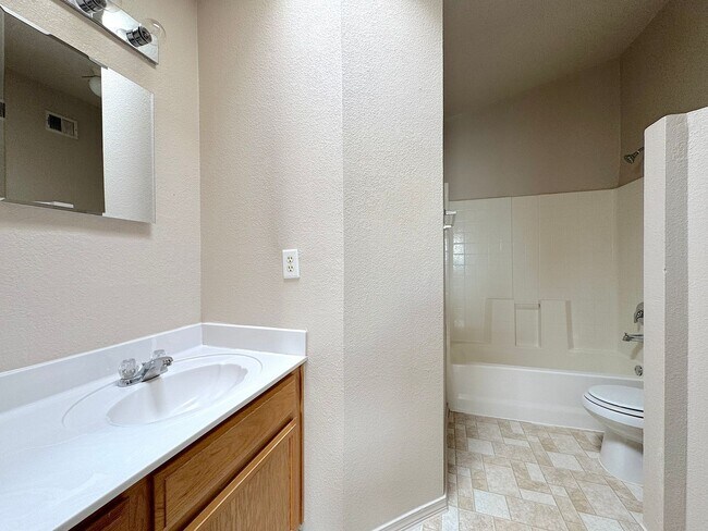 Building Photo - 14064 Tierra Halcon Dr