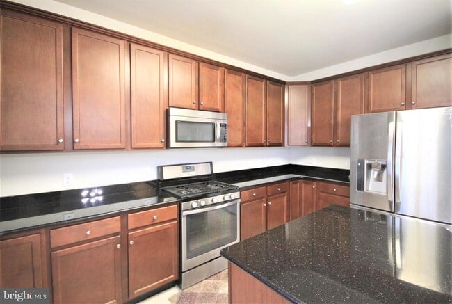 Building Photo - 609 Ellison Dr