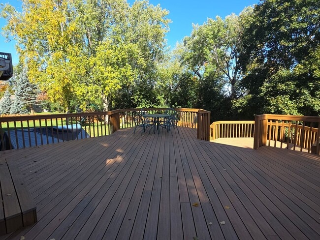 Building Photo - Updated 4 bedroom home in Merton