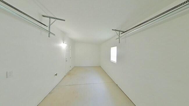 Building Photo - Charming 3 Bedroom, 2 Bathroom Home for Rent in Summerfield, FL
