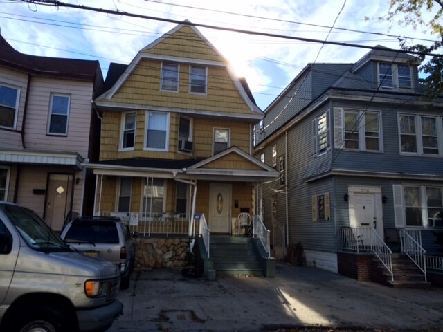 Building Photo - 37 Gautier Ave