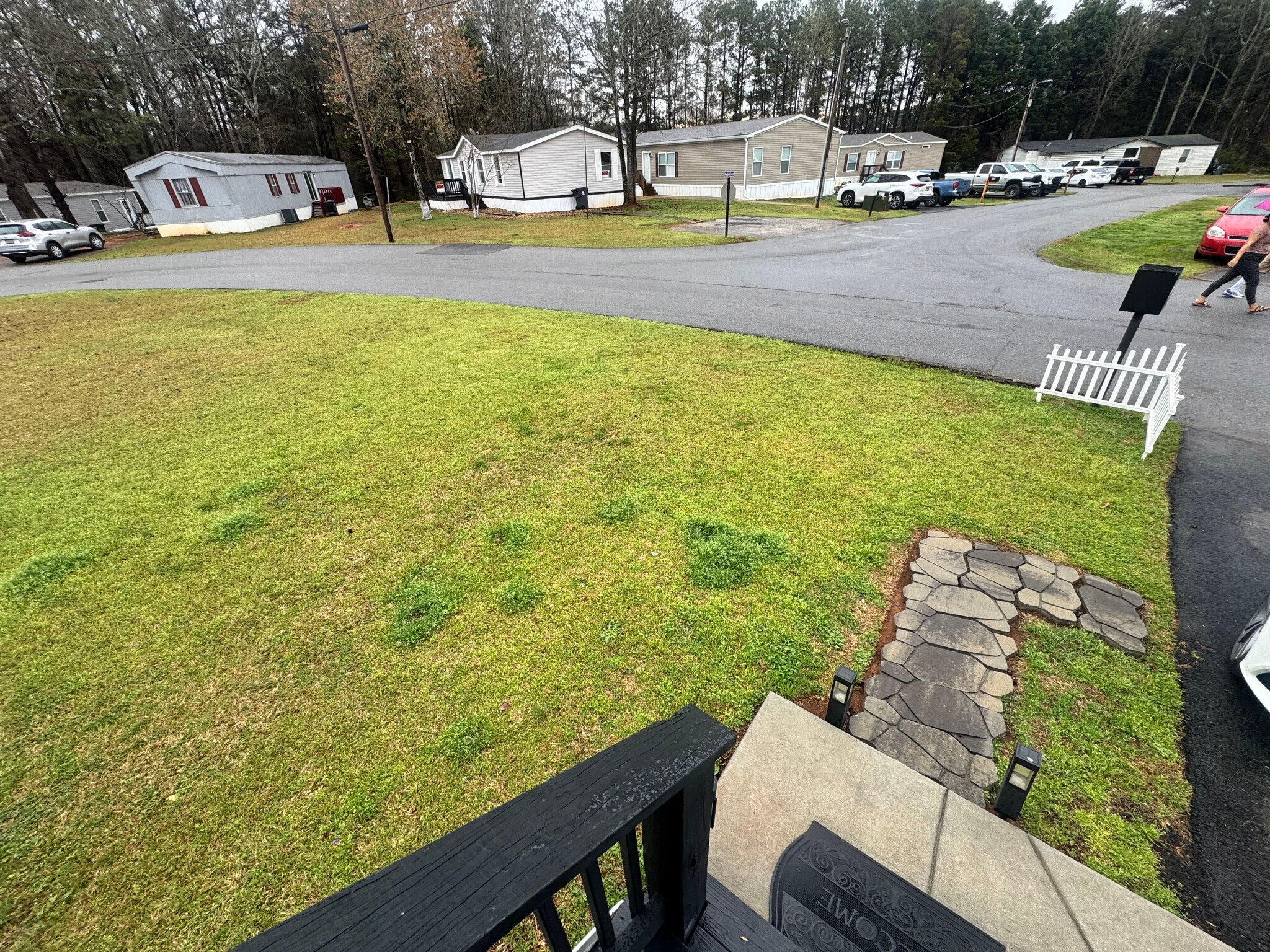 Building Photo - Room in House on Robin Ln