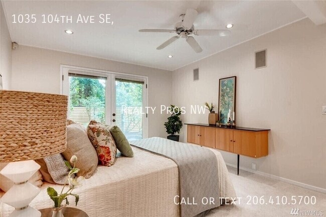 Building Photo - 1035 104th Ave SE